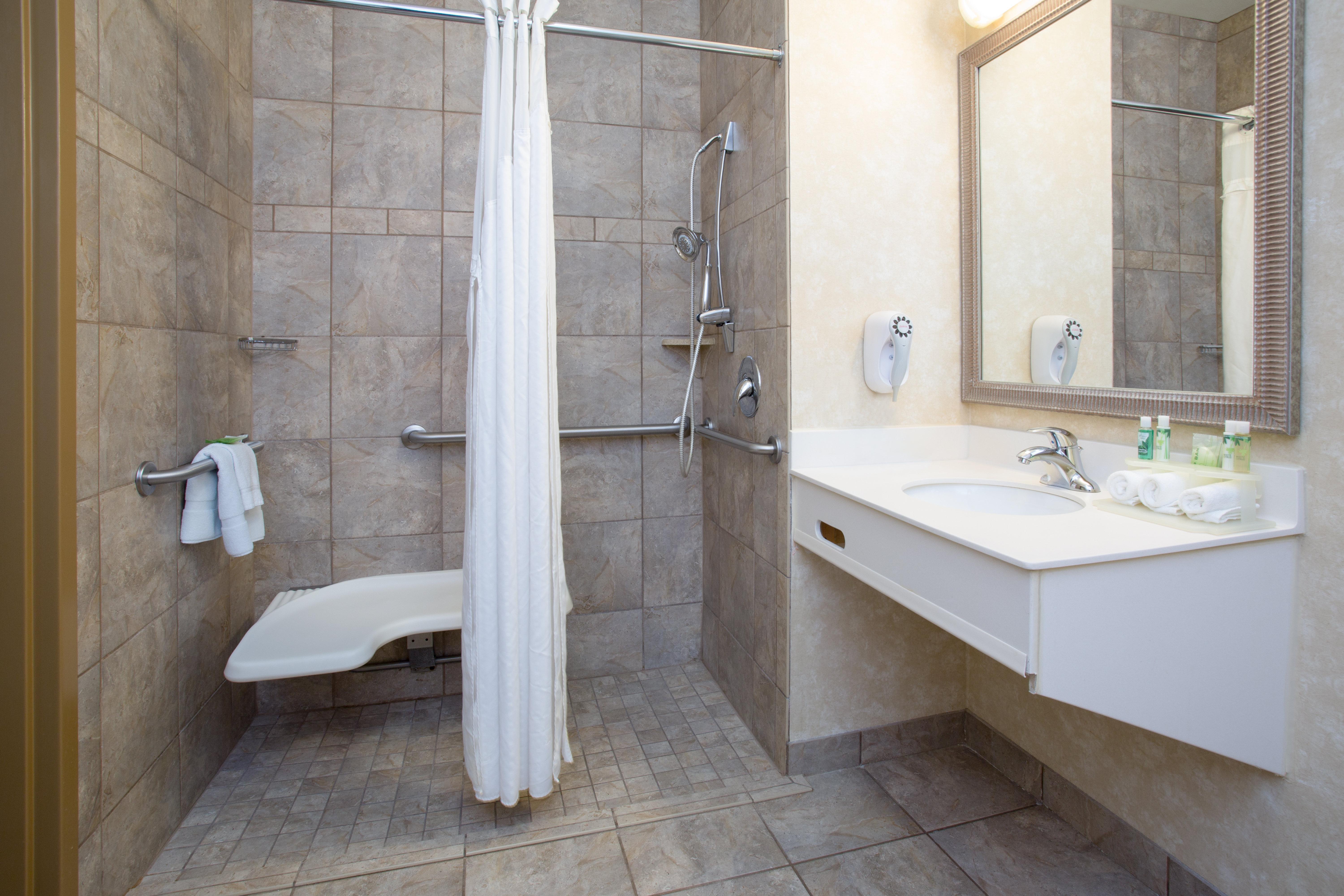 Holiday Inn Express Hotel & Suites Minot South By Ihg Luaran gambar
